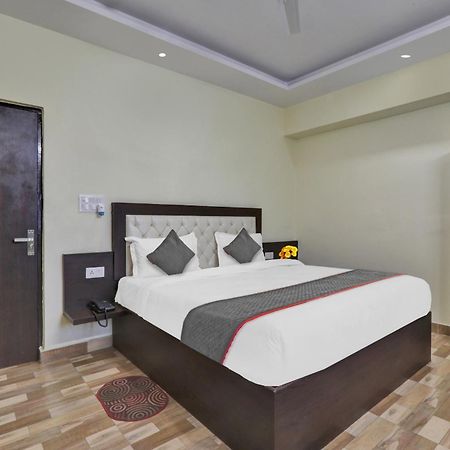 Hotel Collection O Starfield Lakhnaú Exteriér fotografie