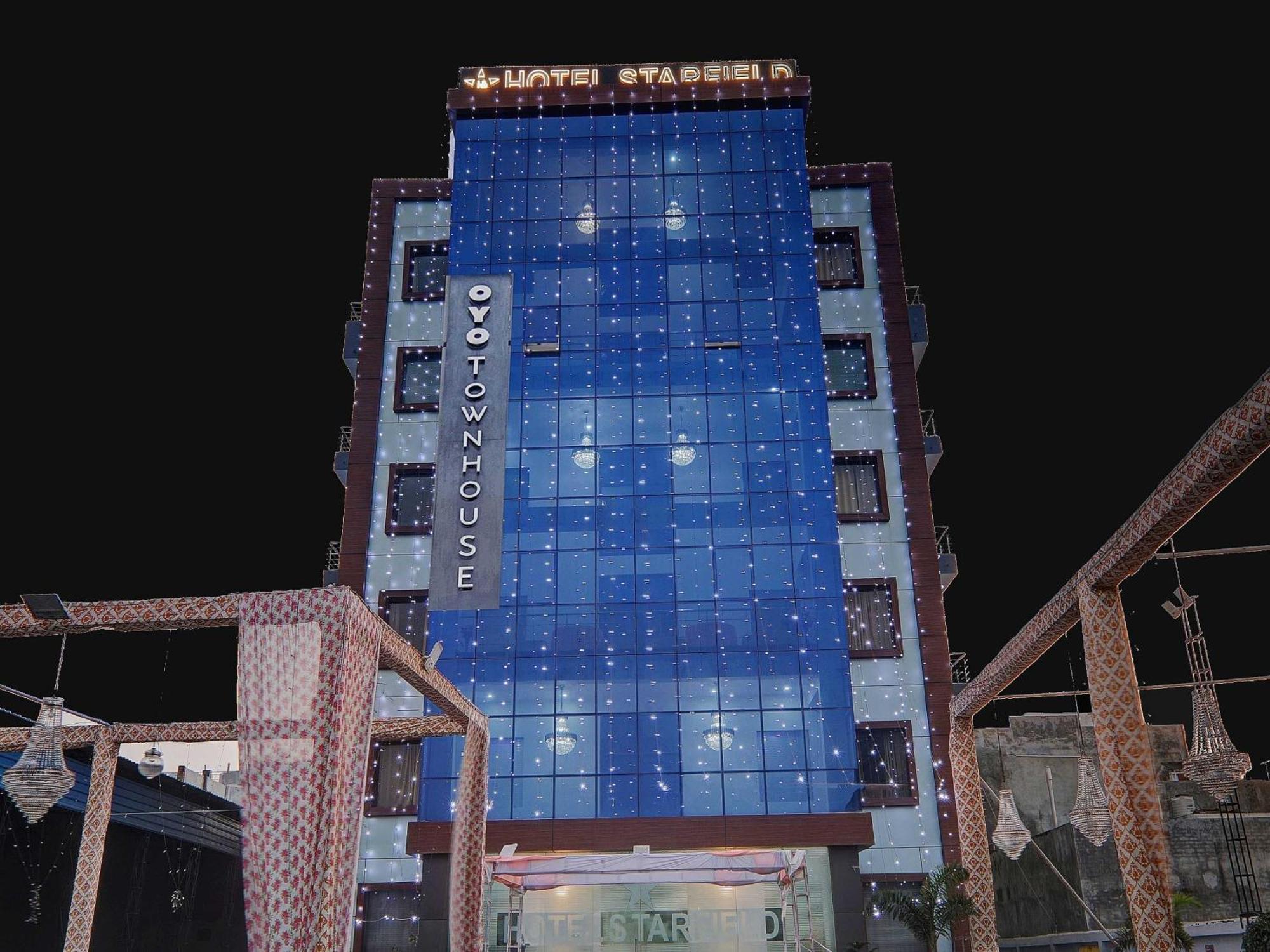 Hotel Collection O Starfield Lakhnaú Exteriér fotografie
