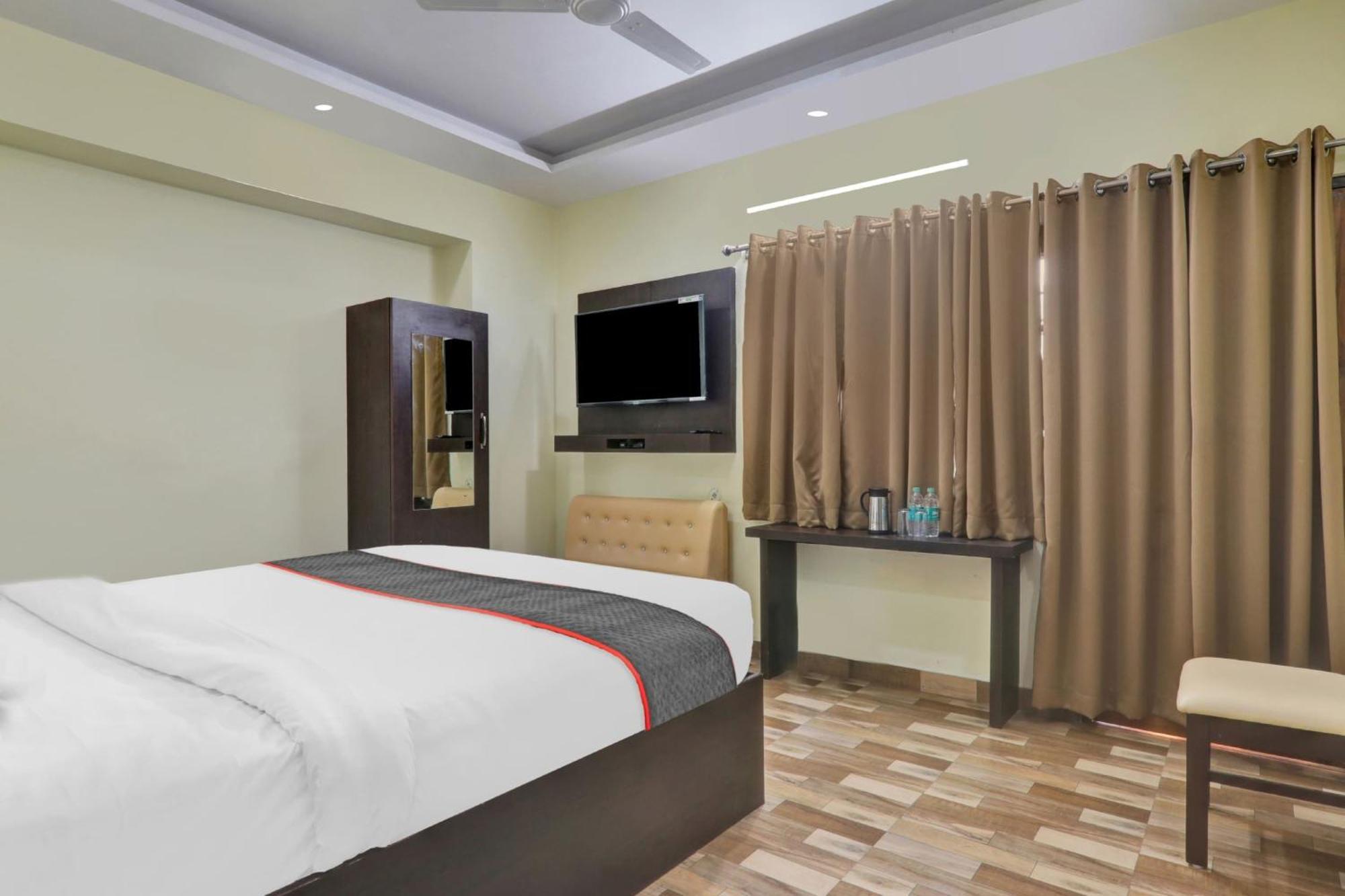 Hotel Collection O Starfield Lakhnaú Exteriér fotografie