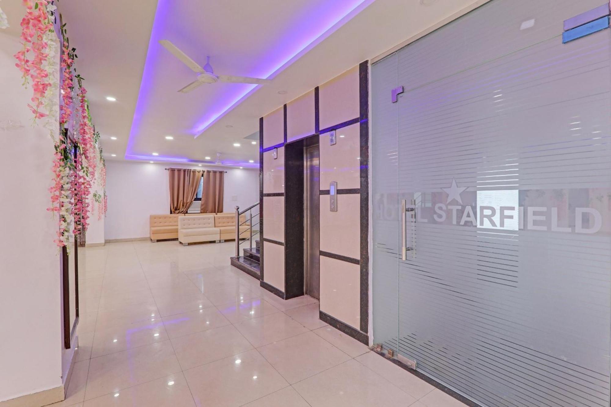 Hotel Collection O Starfield Lakhnaú Exteriér fotografie
