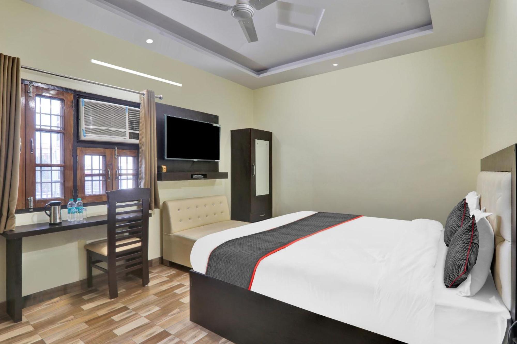 Hotel Collection O Starfield Lakhnaú Exteriér fotografie