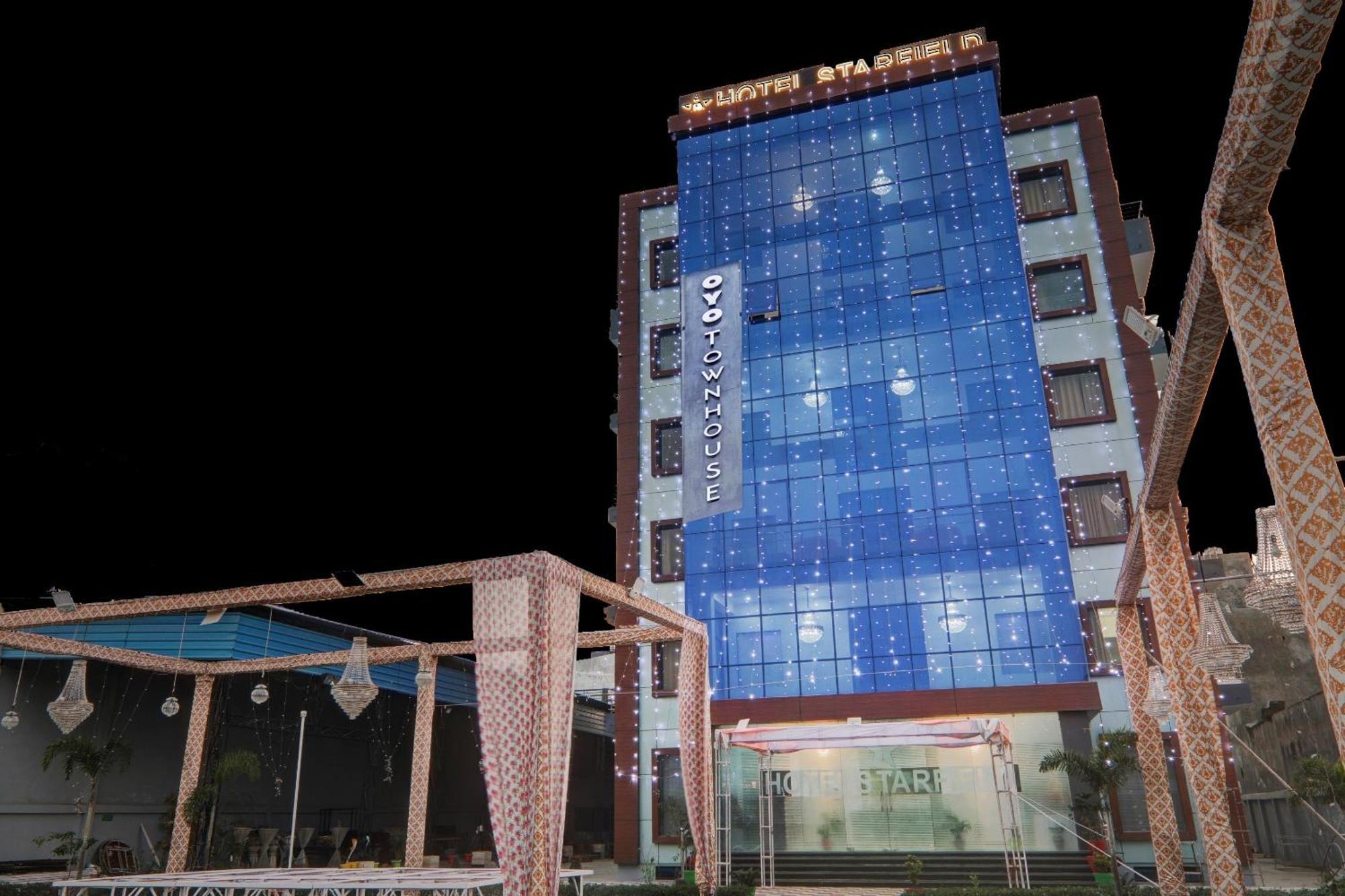 Hotel Collection O Starfield Lakhnaú Exteriér fotografie